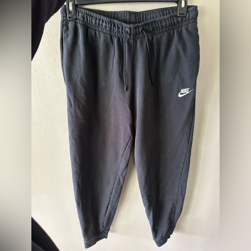 Black Nike fleece joggers